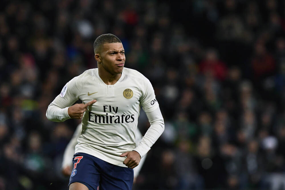 F1：维斯塔潘该为墨西哥站的愚蠢行为付出严厉代价